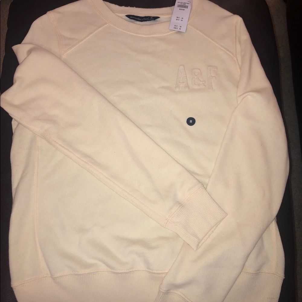 NEW WITH TAGS Abercrombie and Fitch Yellow Shirt